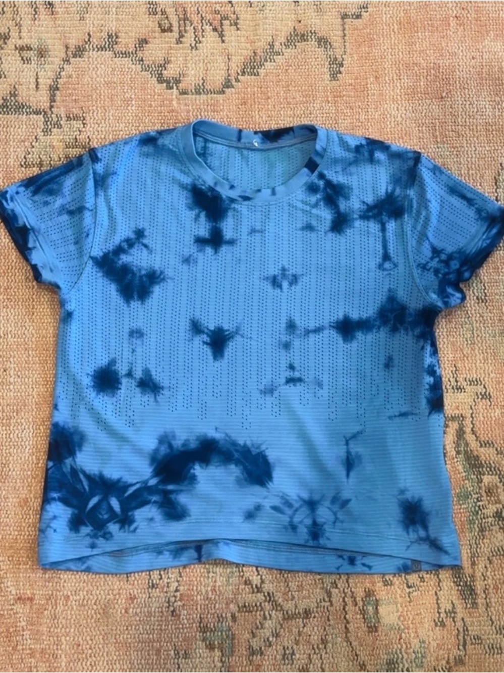 Lululemon tshirt blue tie dye